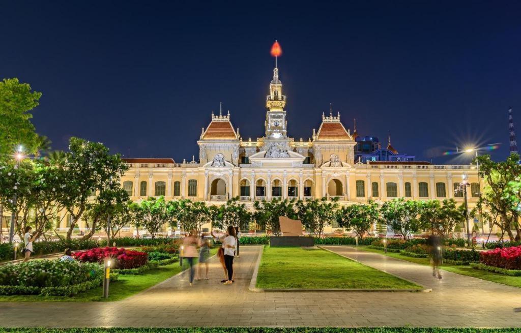 The White Hotel 8A Thai Van Lung Хошимин Екстериор снимка