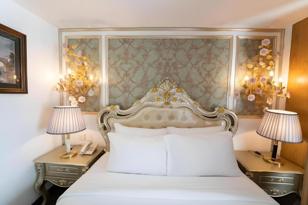 The White Hotel 8A Thai Van Lung Хошимин Екстериор снимка