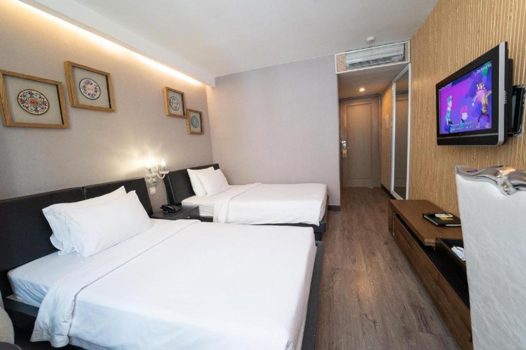 The White Hotel 8A Thai Van Lung Хошимин Екстериор снимка