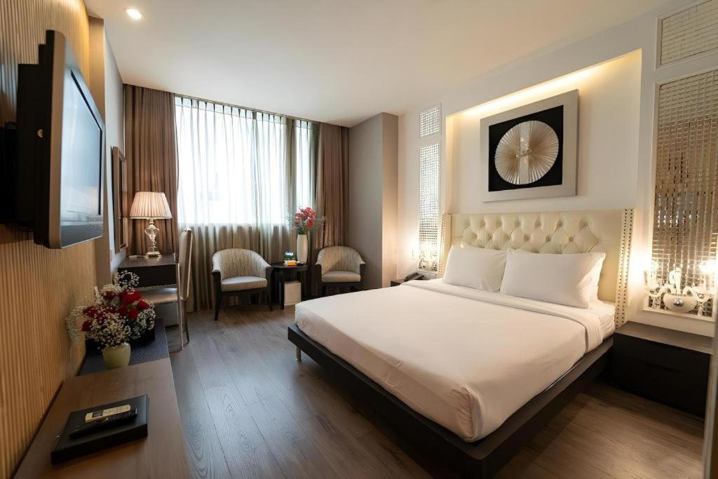 The White Hotel 8A Thai Van Lung Хошимин Екстериор снимка