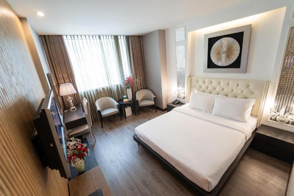 The White Hotel 8A Thai Van Lung Хошимин Екстериор снимка