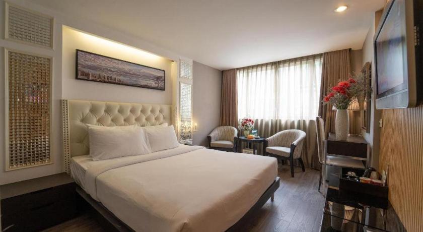 The White Hotel 8A Thai Van Lung Хошимин Екстериор снимка