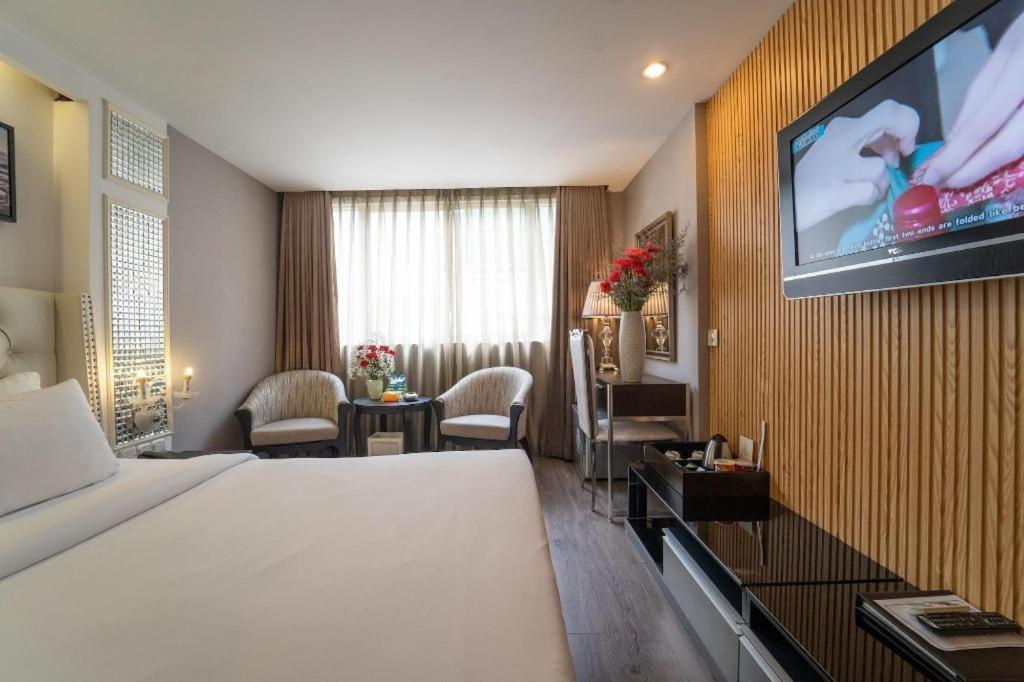 The White Hotel 8A Thai Van Lung Хошимин Екстериор снимка