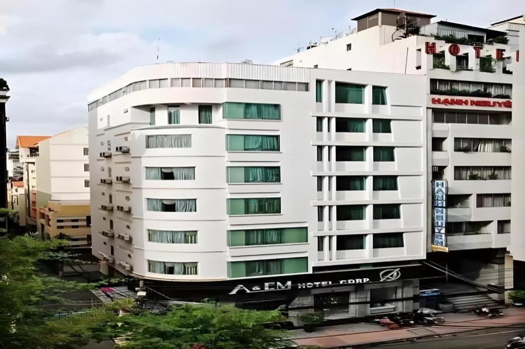 The White Hotel 8A Thai Van Lung Хошимин Екстериор снимка