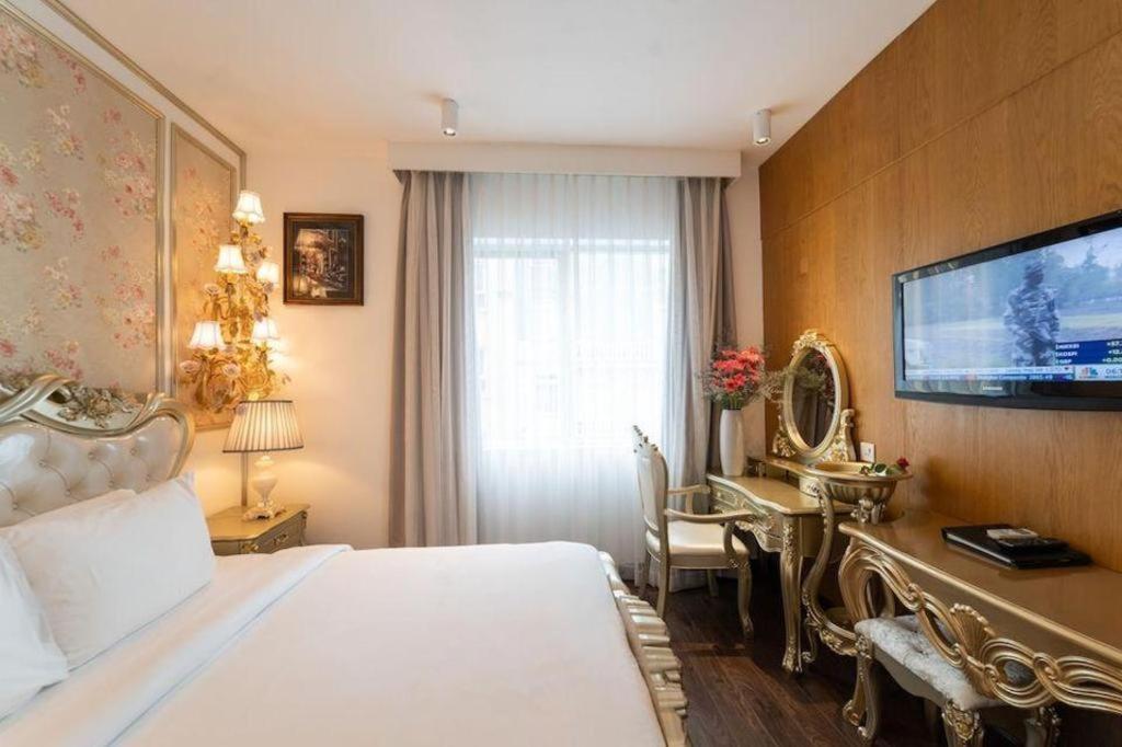 The White Hotel 8A Thai Van Lung Хошимин Екстериор снимка