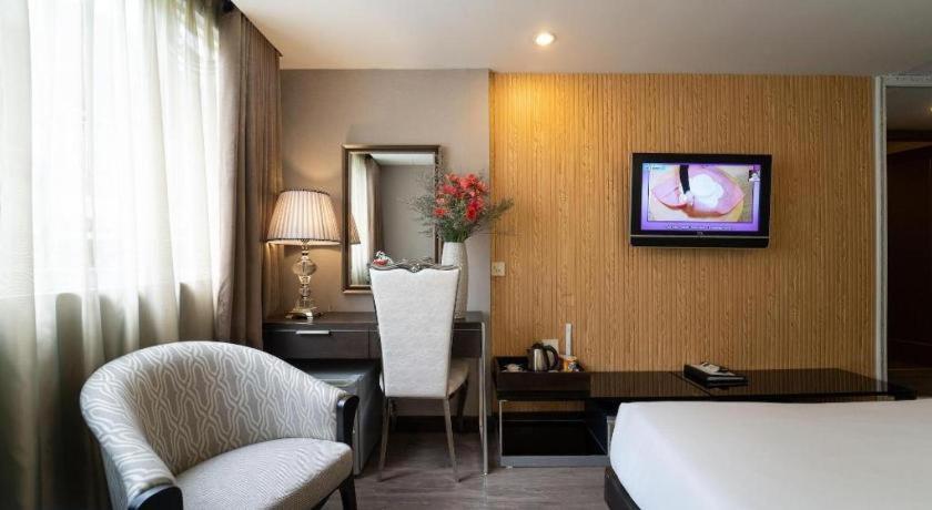 The White Hotel 8A Thai Van Lung Хошимин Екстериор снимка